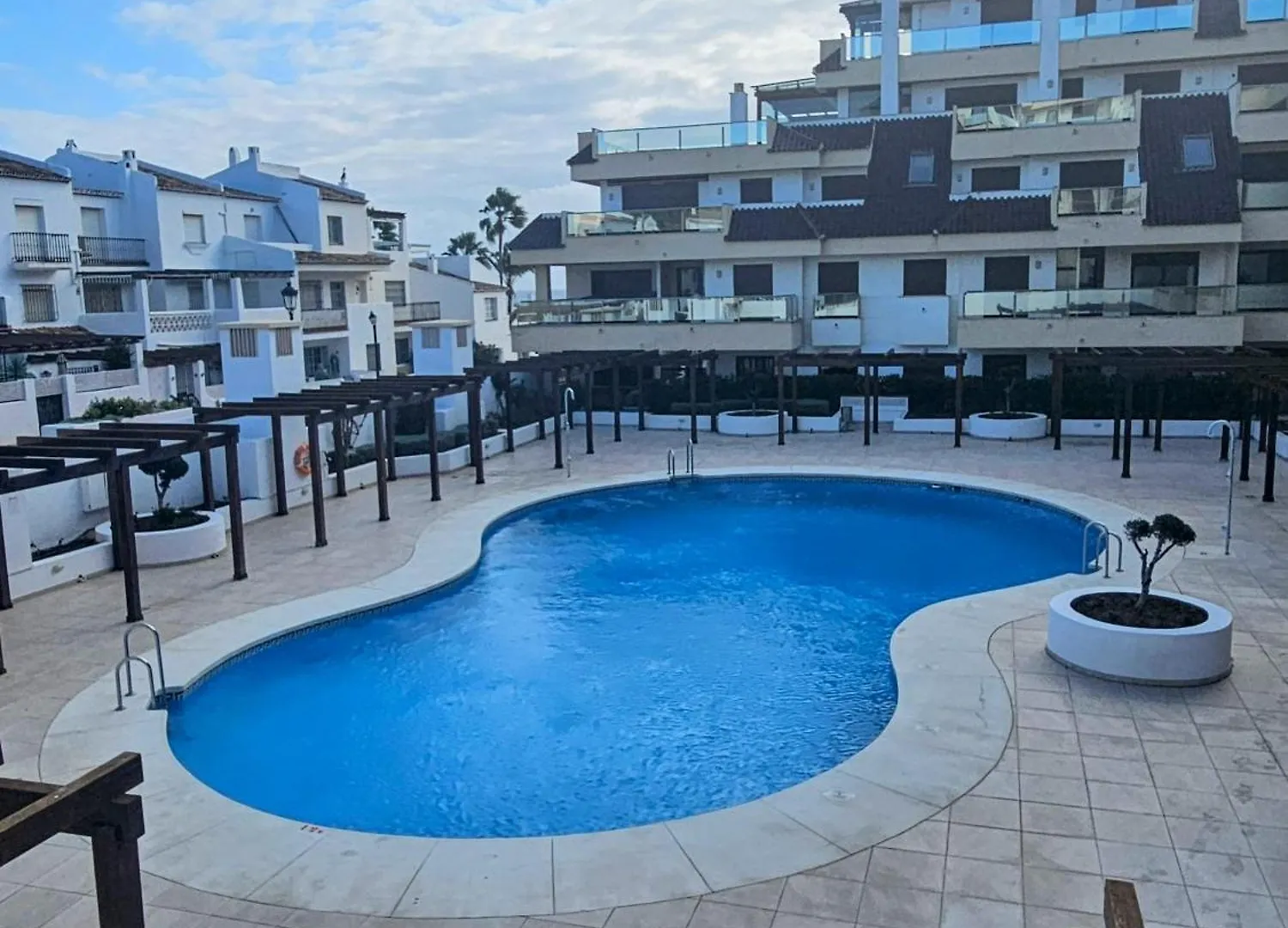 Puerto De La Duquesa, Beachfront Sea Views 500M To Beach And Duquesa Marina Manilva Appartamento