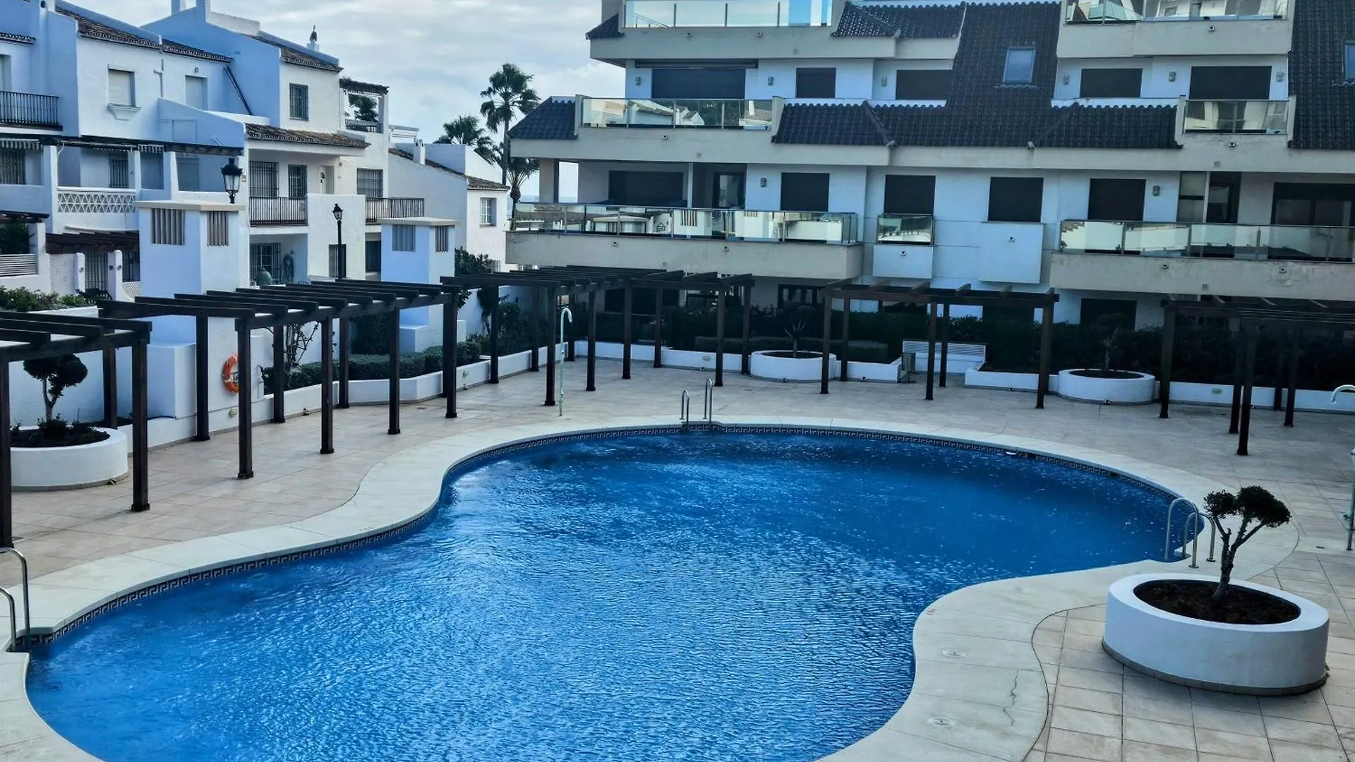 Appartamento Puerto De La Duquesa, Beachfront Sea Views 500M To Beach And Duquesa Marina Manilva
