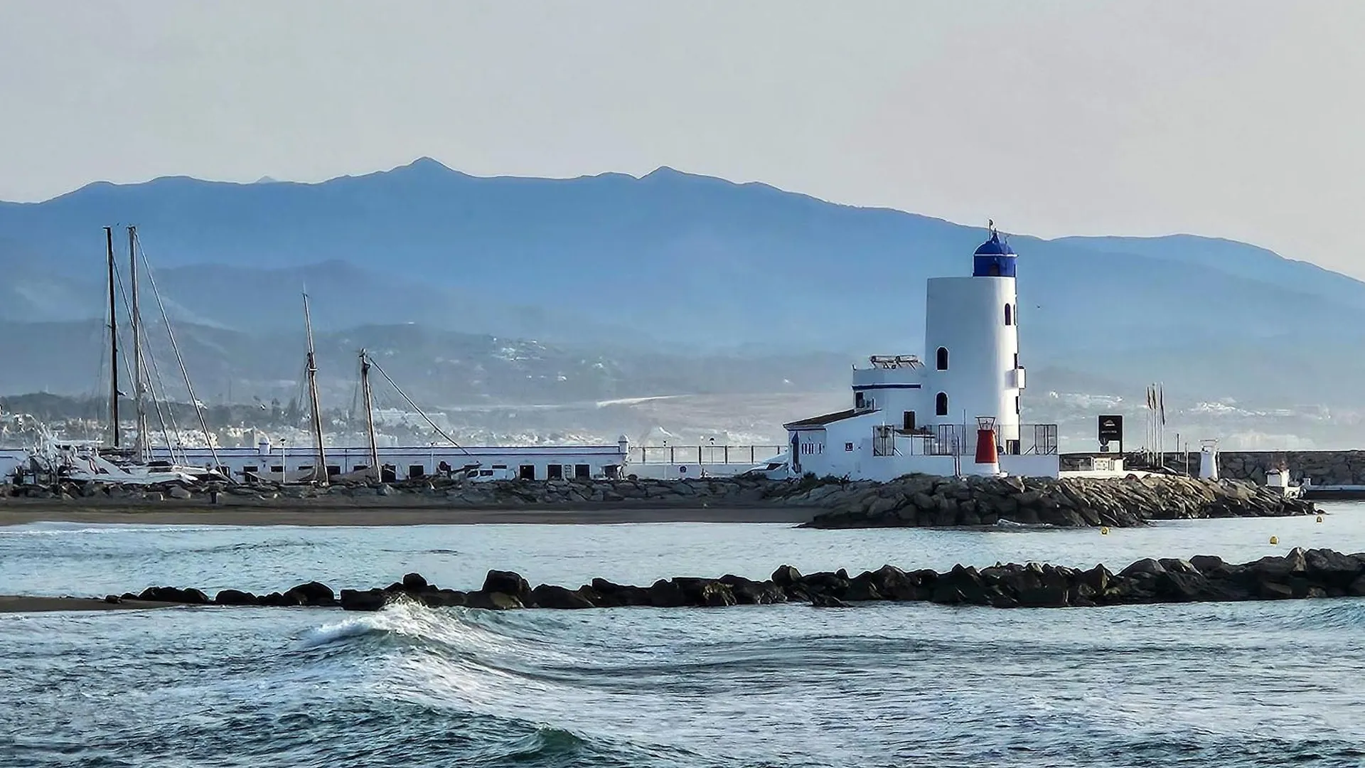 Appartamento Puerto De La Duquesa, Beachfront Sea Views 500M To Beach And Duquesa Marina Manilva